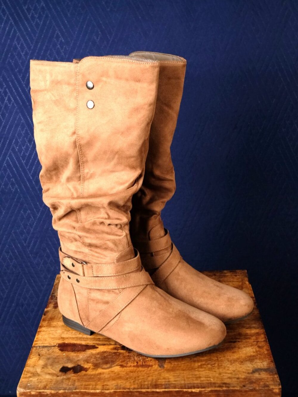 Womens Knee High Slouch Boots 10 Wide Tan Faux Suede Buckle Flat NWT